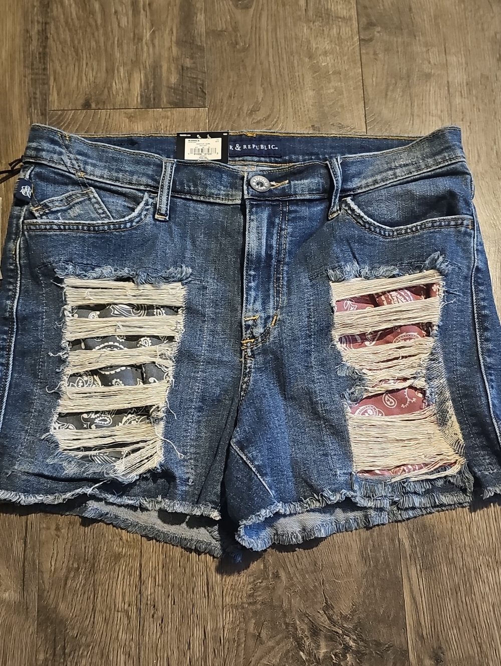 NWT Rock & Republic Shorts Red Navy Bandana Insets Ripped Size 14 Mid Rise Jean